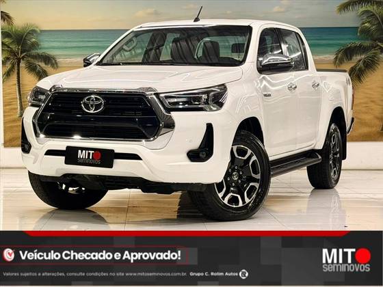 TOYOTA HILUX 2.8 D-4D TURBO DIESEL CD SRV 4X4 AUTOMÁTICO TOYOTA HILUX 2.8 D-4D TURBO DIESEL CD SRV 4X4 AUTOMÁTICO